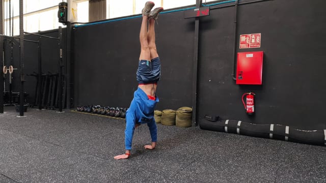 Entrenamiento de gimnasia deportiva y movimientos gimnásticos en Dark Training Club Rivas