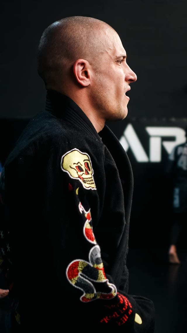 Sergio J. "the Monkey", maestro de Brazilian Jiu-Jitsu en Dark Training Club